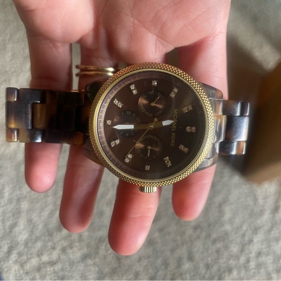 Michael Kors tortoise watch - Picture 4 of 6
